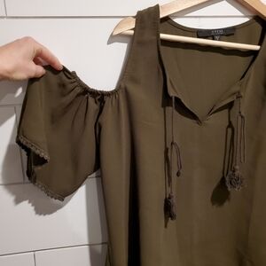 Guess medium Boxy blouse flowy olive green top boho cold shoulder Tassels Baggy
